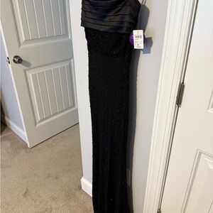Elegant Black Strapless Gown